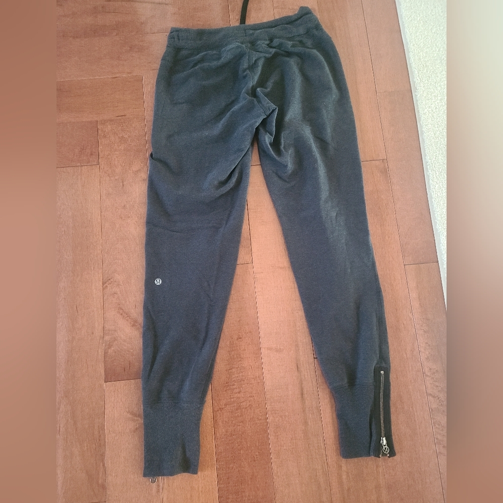 Lululemon joggers with zipper detail